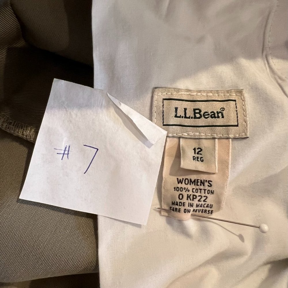 LL Bean Vintage Bayside Wrinkle Free Pleated Twill Cotton Pants w/ Comfort Waist - Picture 3 of 10